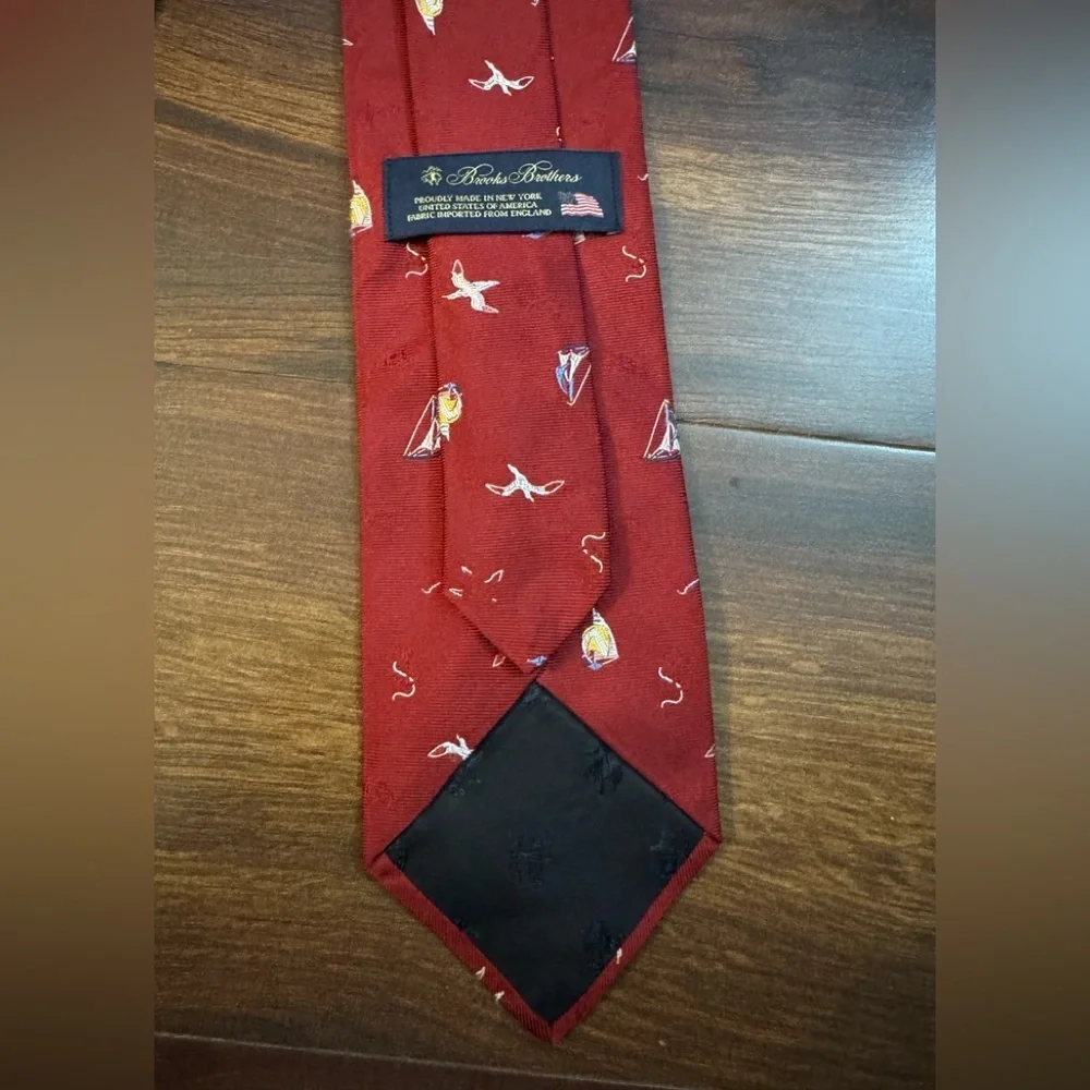 🌿END of SEASON SALE🌿BROOKS BROTHERS Elegant Red Tie with Nautical Design